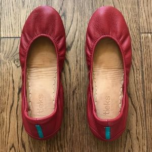 Like new Tieks cardinal red flats size 6